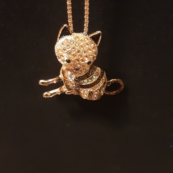 NWOT Betsey Johnson Rhinestone Gold Cat Necklace - Picture 3 of 4
